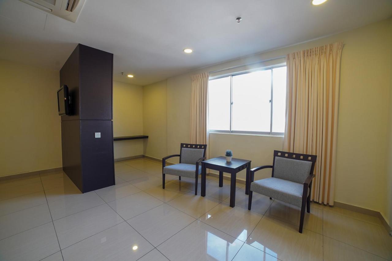 Oyo 89531 Villa Hotel Segamat Exterior photo