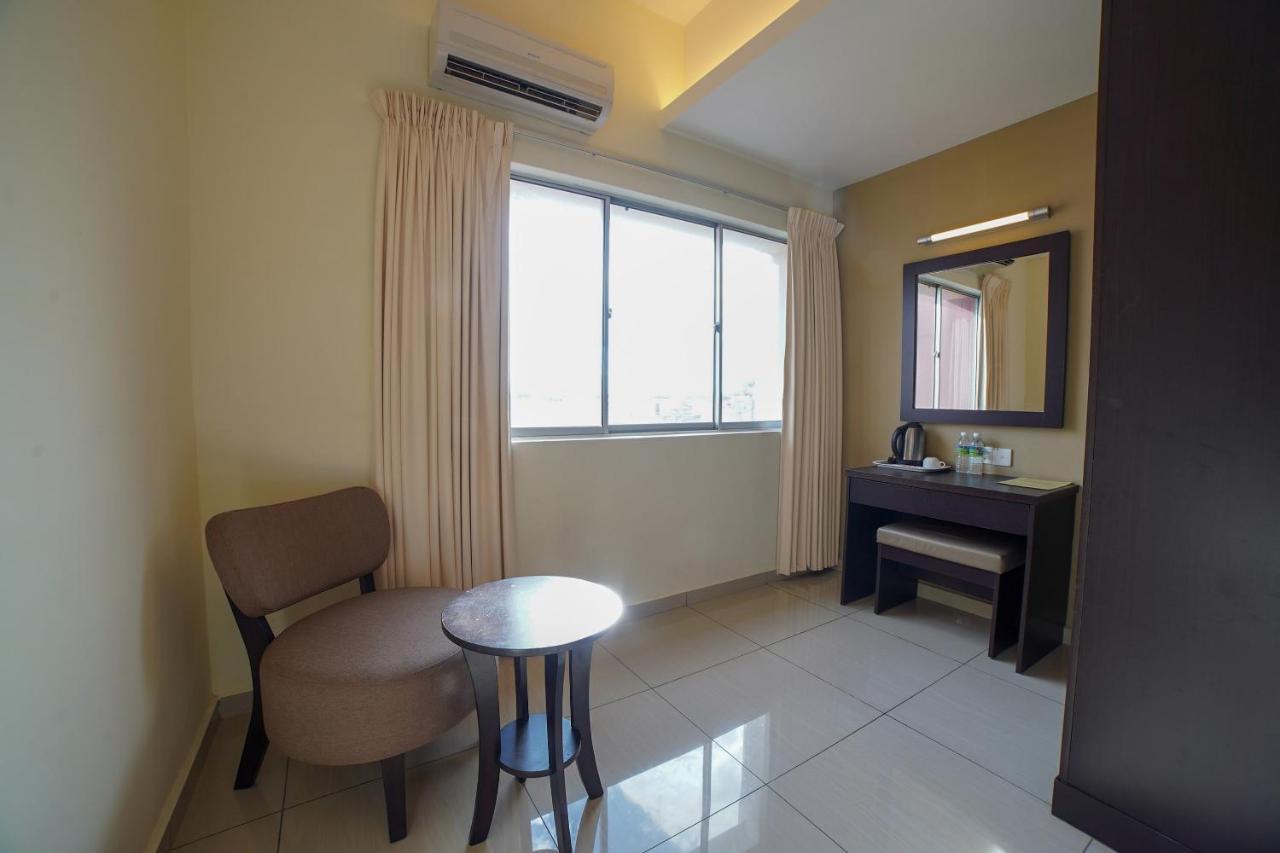 Oyo 89531 Villa Hotel Segamat Exterior photo