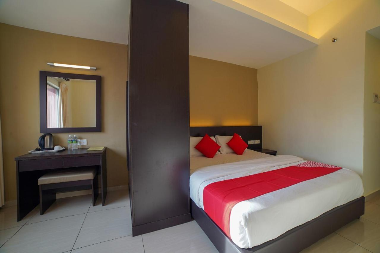 Oyo 89531 Villa Hotel Segamat Exterior photo