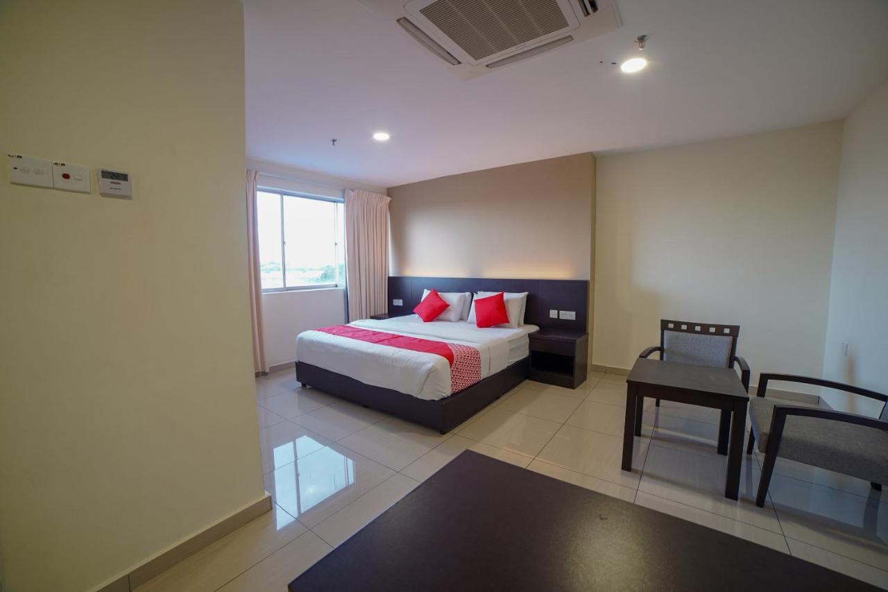 Oyo 89531 Villa Hotel Segamat Exterior photo