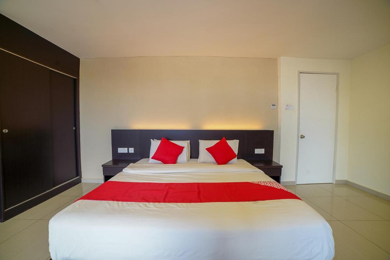 Oyo 89531 Villa Hotel Segamat Exterior photo