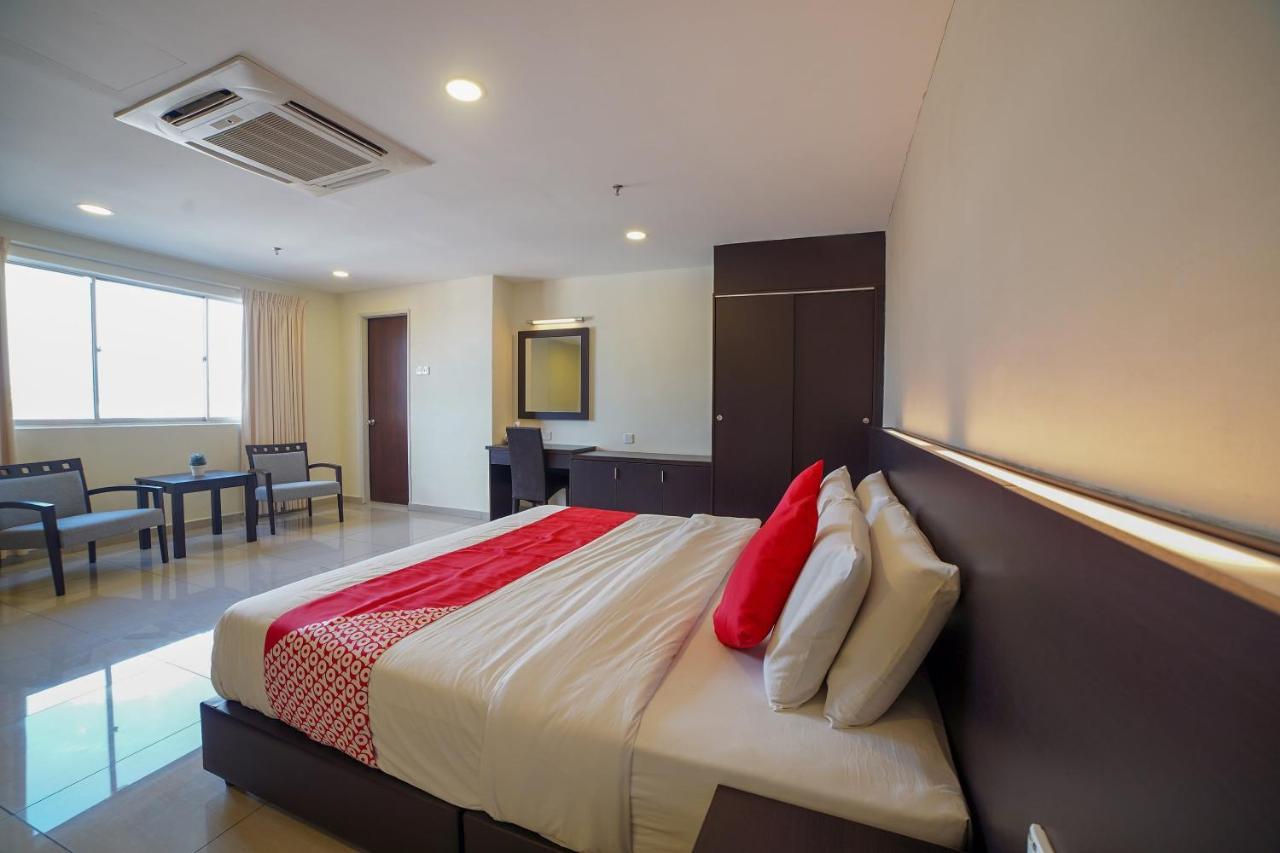 Oyo 89531 Villa Hotel Segamat Exterior photo