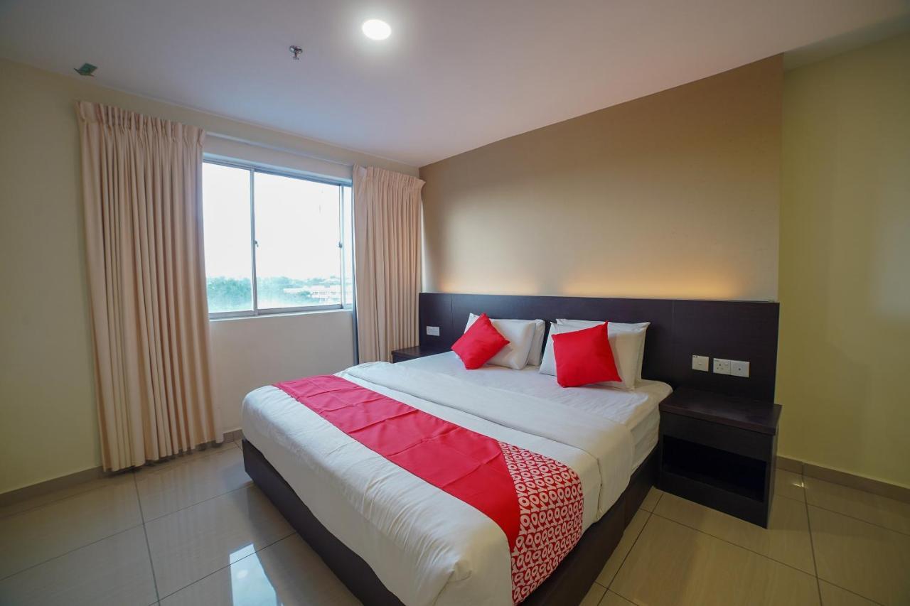 Oyo 89531 Villa Hotel Segamat Exterior photo