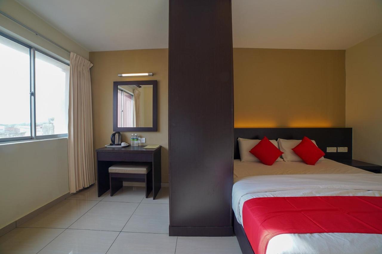 Oyo 89531 Villa Hotel Segamat Exterior photo